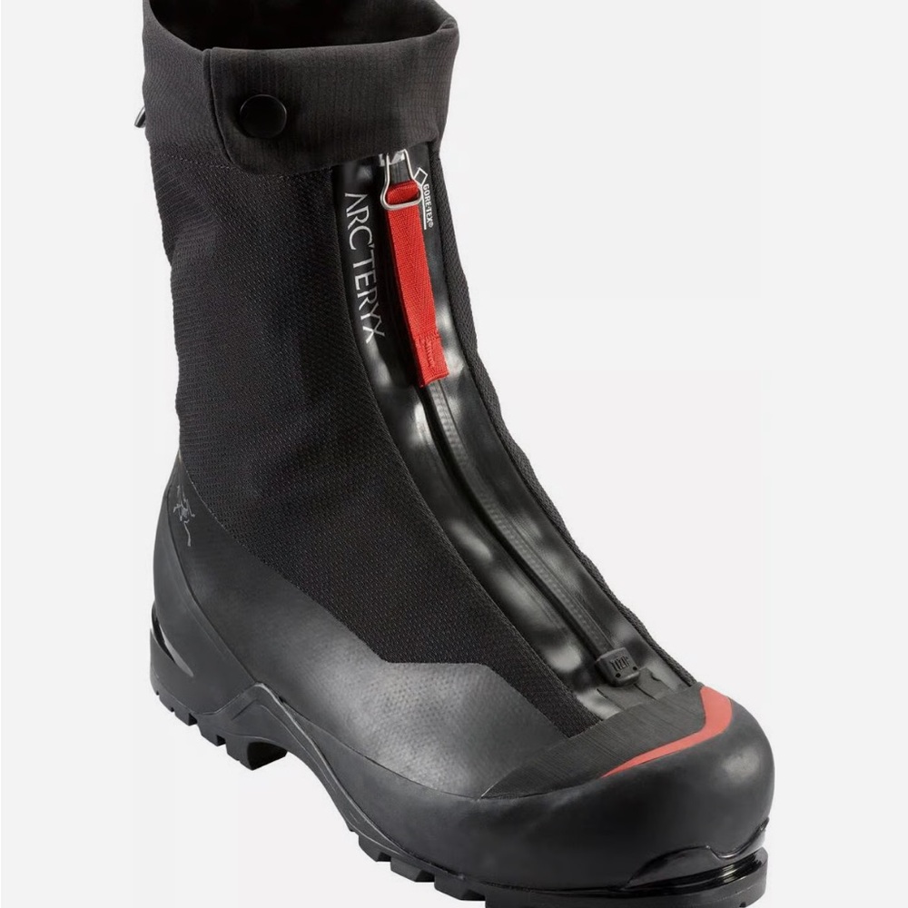 Arc'teryx Acrux AR Unisex Climbing/Mountaineering Boots Size 41.5 (8M/9W)